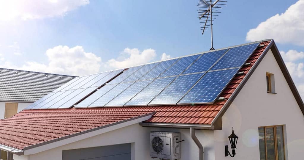 Maison équipée de panneaux photovoltaïques à Montauban