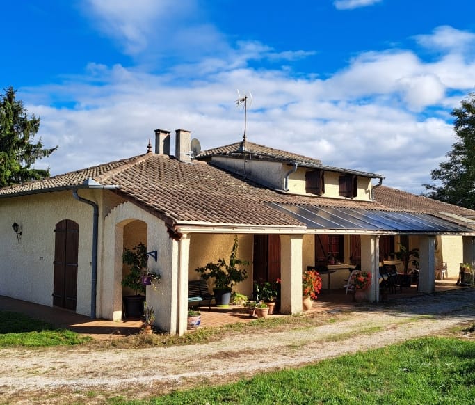 Maison avec nouvelle toiture Foix